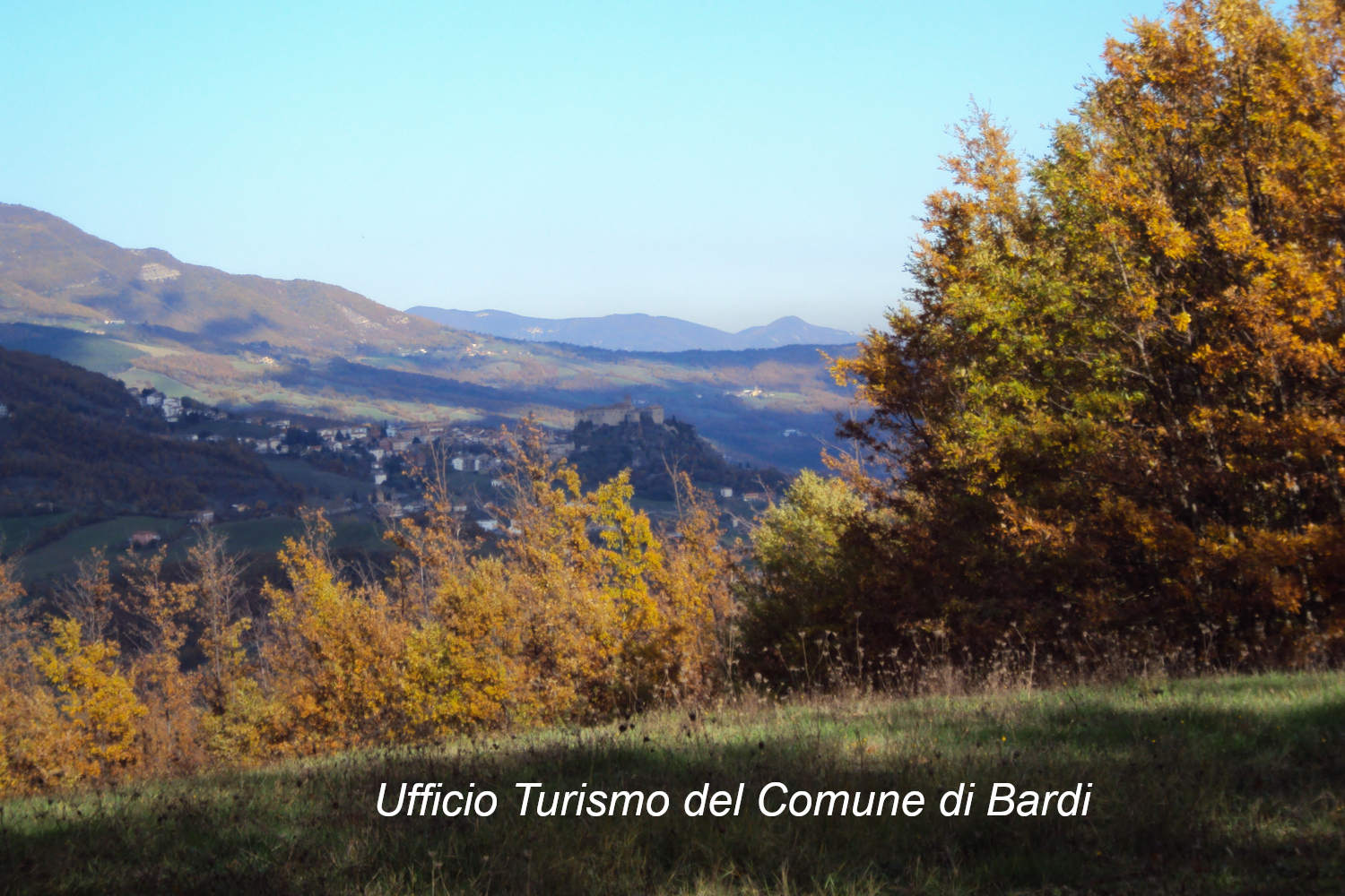 Bardi (Pr): panorama. Foto dell'Ufficio Turismo del Comune di Bardi