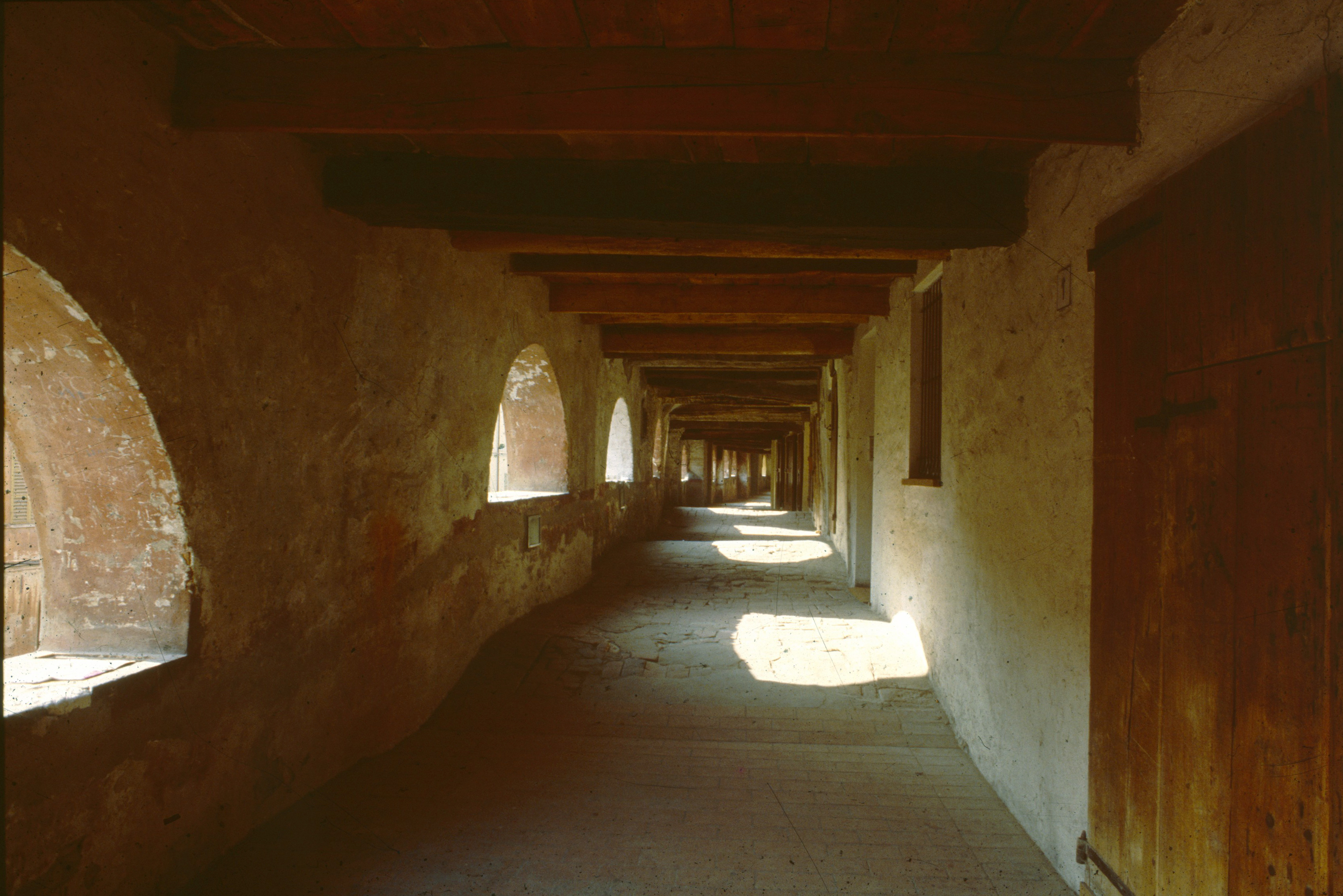 Brisighella (Ra). Portico degli Asini