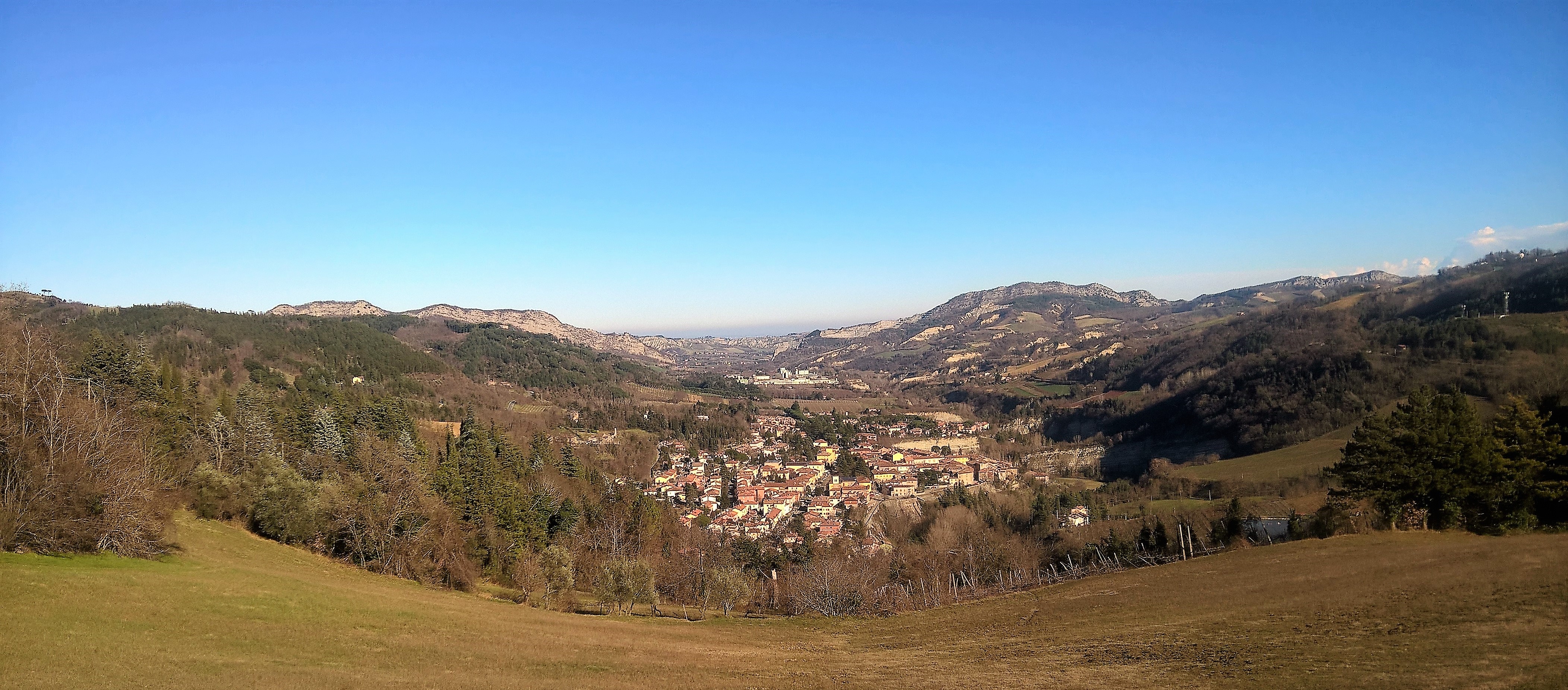 Casola Valsenio (Ra). Panorama. Foto di Giorgio Sagrini