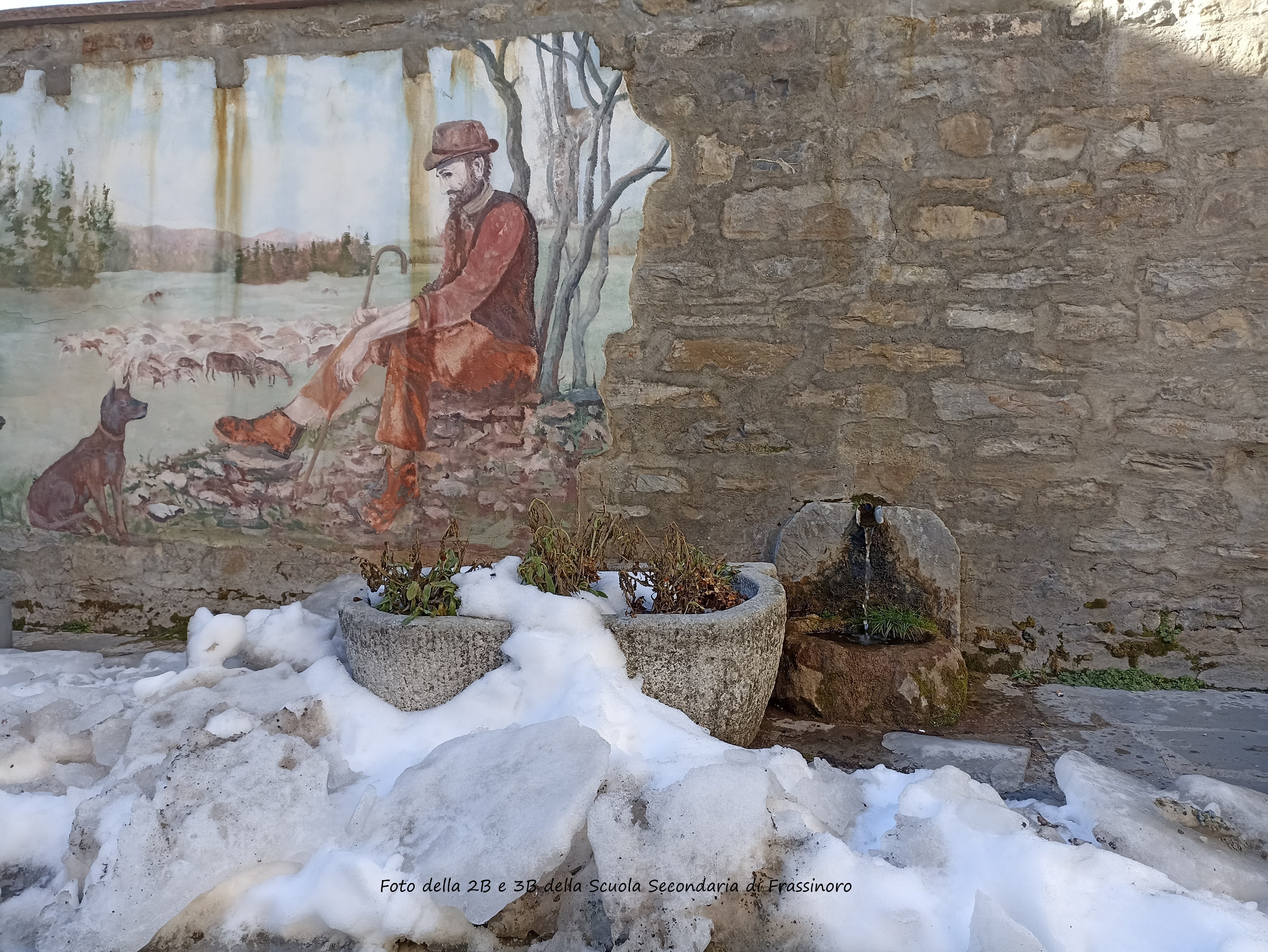 Frassinoro (Mo): murales della fontana. Foto della 2B e 3B della Scuola Secondaria di Frassinoro