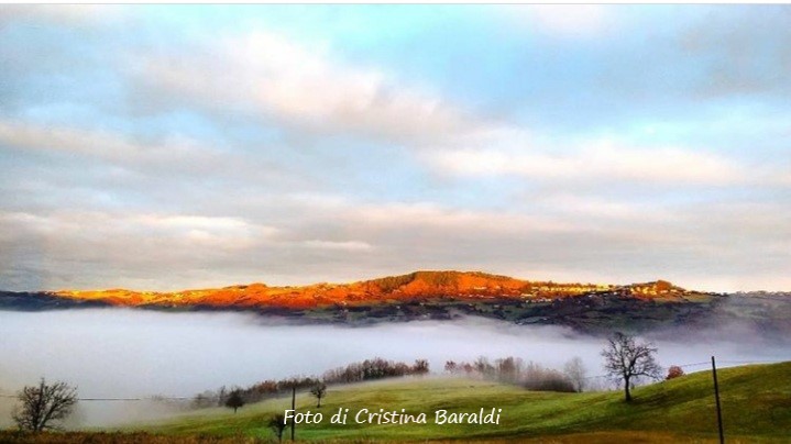 Montefiorino (Mo). Da Farneta a Toano in un mare di nebbia. Foto di Cristina Baraldi
